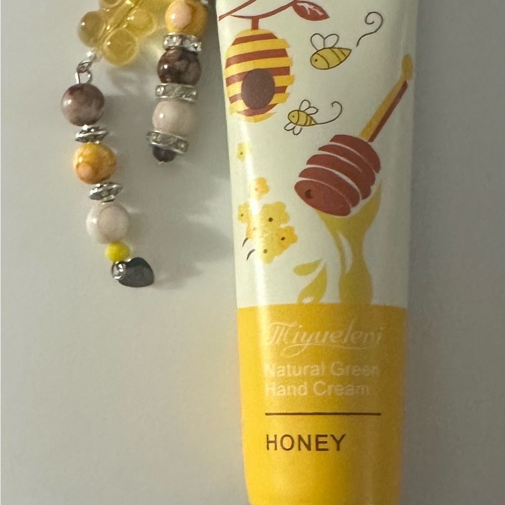 Miyuelen Honey Hand Cream
